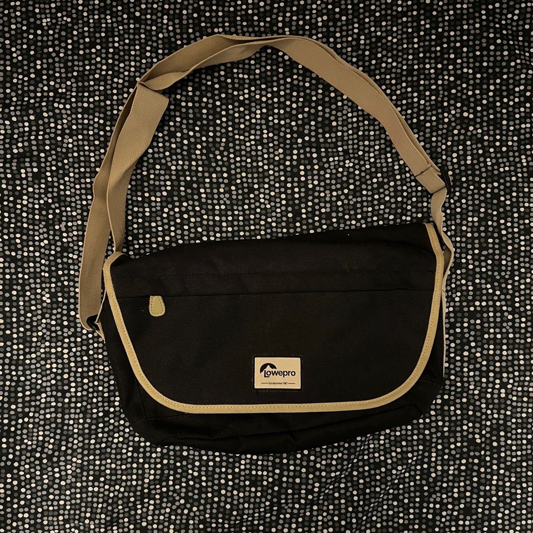 Lowepro urban+ messenger bag top