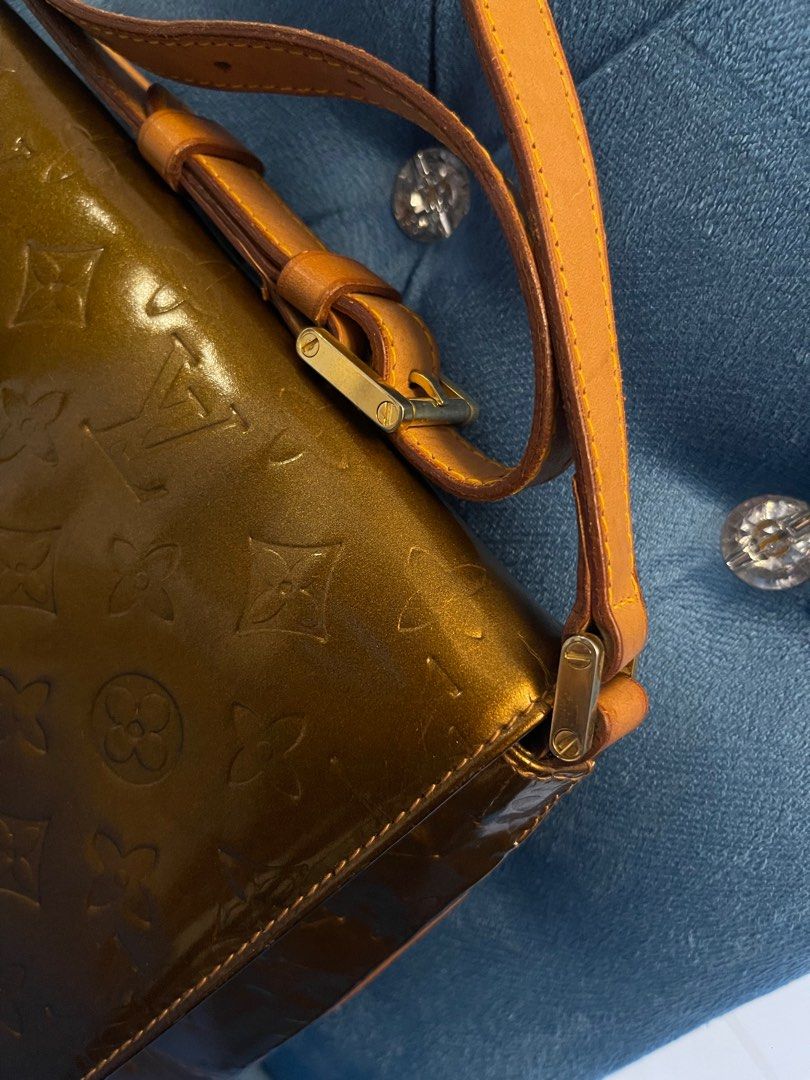 LV Sling Bag (Vernis) (Category: Luxury Bags & Wallets) located in Cavite. Submitted by theluxurybyaalheebotique (Listing ID 1334254884, Image 3). Description: Japan 2nd Street Authentic 100% Flaws: Changed Lining 🔔Last Price Posted Already! ‼️Sign of usage: see actual picture kayo na magpalinis wala ako time kya binabaan ko na ang Price. Hindi ko makita ang code, KAYO NA BAHALA‼️ 👀Look closely to the image and make sure you are confirmed with 