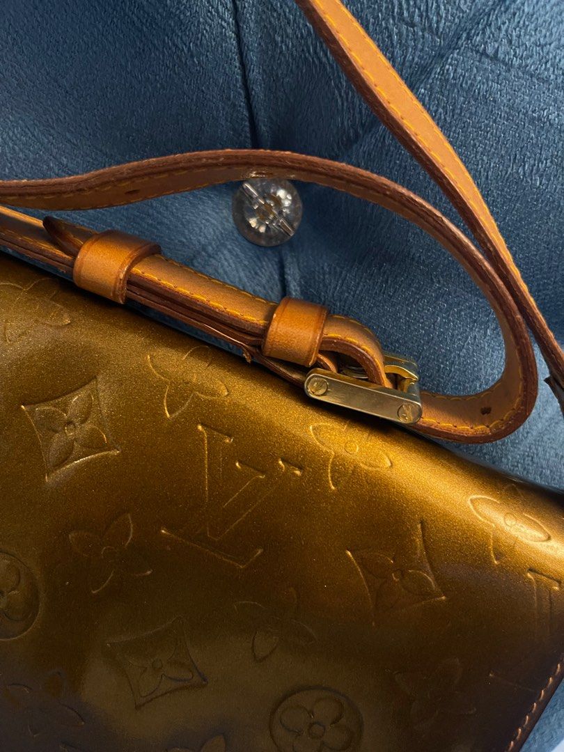 LV Sling Bag (Vernis) (Category: Luxury Bags & Wallets) located in Cavite. Submitted by theluxurybyaalheebotique (Listing ID 1334254884, Image 2). Description: Japan 2nd Street Authentic 100% Flaws: Changed Lining 🔔Last Price Posted Already! ‼️Sign of usage: see actual picture kayo na magpalinis wala ako time kya binabaan ko na ang Price. Hindi ko makita ang code, KAYO NA BAHALA‼️ 👀Look closely to the image and make sure you are confirmed with 