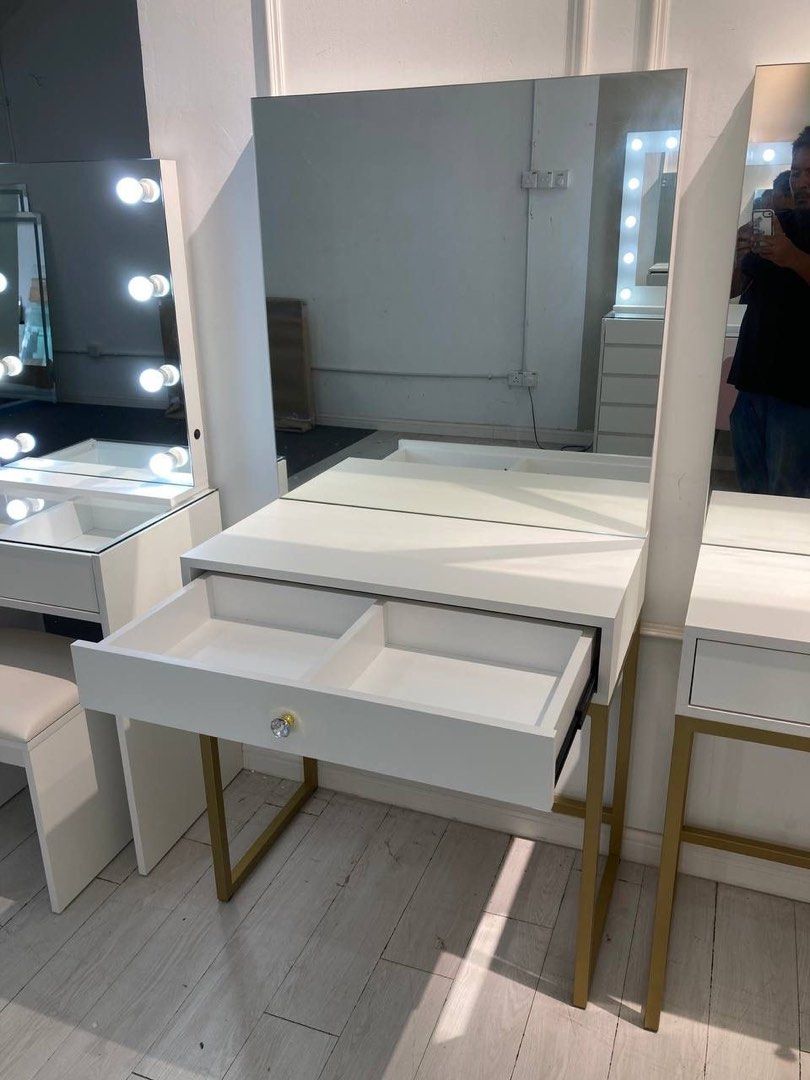 Makeup table (Category: Outdoor Furniture) located in Kuala Lumpur. Submitted by apple_teng (Listing ID 1334261314, Image 2). Description: makeup table was used once. Sell ​​at a super low price.The warranty period is half a year. Malaysian factory.The wood used is of high quality Ori Price Rm1350*1 NowRm400.