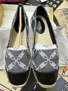 (Category: ) located in . Submitted by batiklover (Listing ID 1334296349, Image 1). Description: .