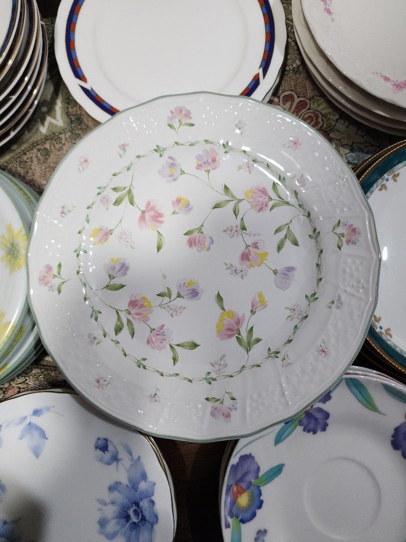 MIKASA Breakfast Plates - Set of 2 (Category: Dinnerware & Cutlery) located in Quezon City. Submitted by senyoramaria (Listing ID 1334301124, Image 2). Description: MIKASA Breakfast Plates Oven to Table to Dishwasher Safe for Microwave 8 inches Set of 2 MK 630 (Pink) MK 344 (Green).