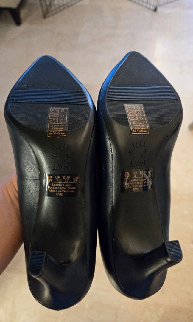 Naturalizer Evei Court Shoes Navy Women s Fashion Footwear Heels on Carousell