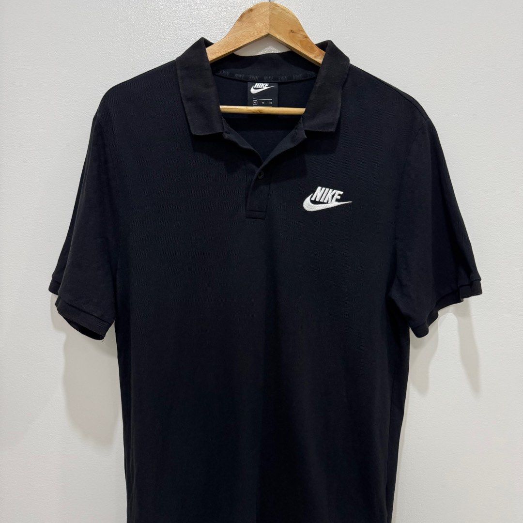 Nike Polo Shirt (Category: Tshirts & Polo Shirts ) located in Caloocan City. Submitted by _seven (Listing ID 1334246459, Image 2). Description: Nike Polo Shirt Size: XL on tag (fits L) Dimensions: W- 21.5 L-29.5 Color Rate: 9/10 Condition: 9/10 NO ISSUE.