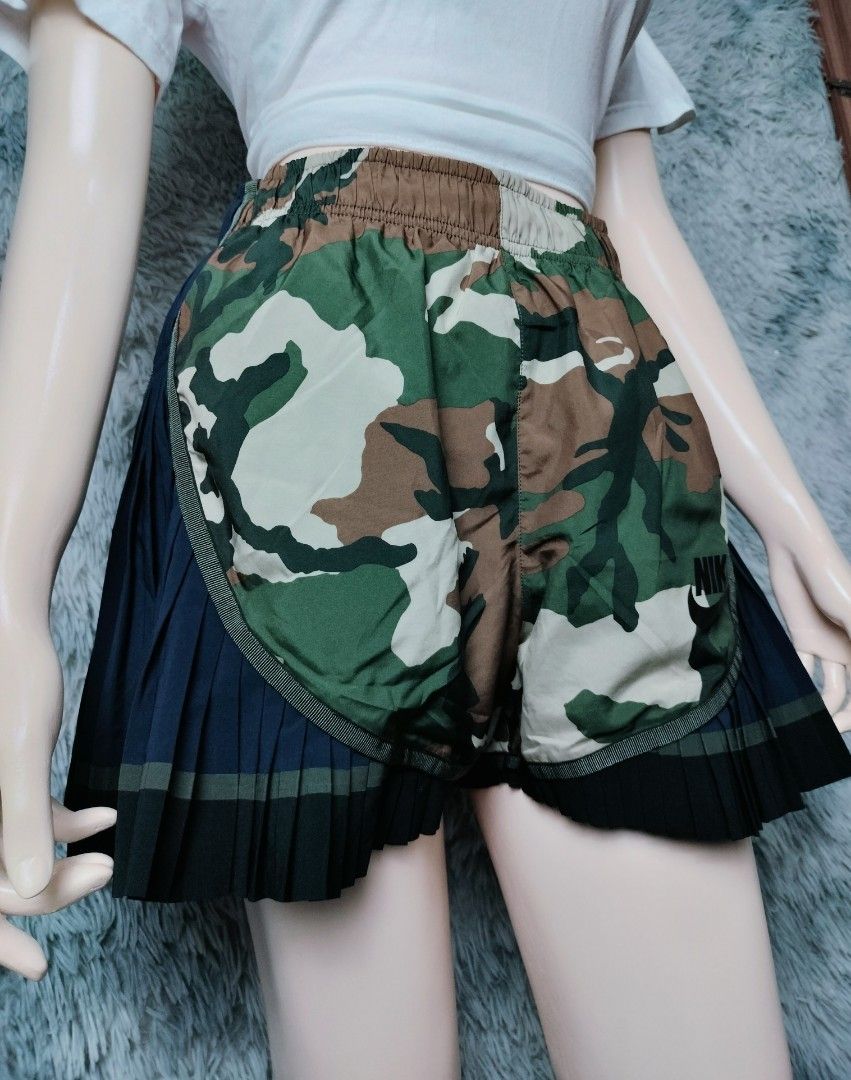 nike x sacai women's pleated tempo shorts