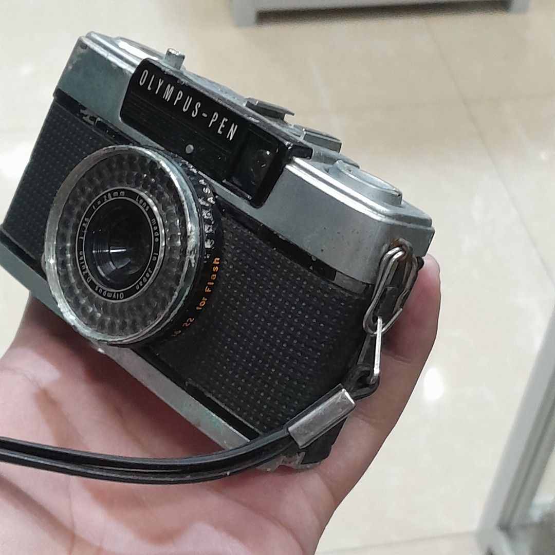 Olypmus Pen (Category: Cameras) located in Baguio. Submitted by shellcollector (Listing ID 1334262188, Image 2). Description: Olympus Pen Cam used, not working good for display good for collection 1500 Baguio shipping.