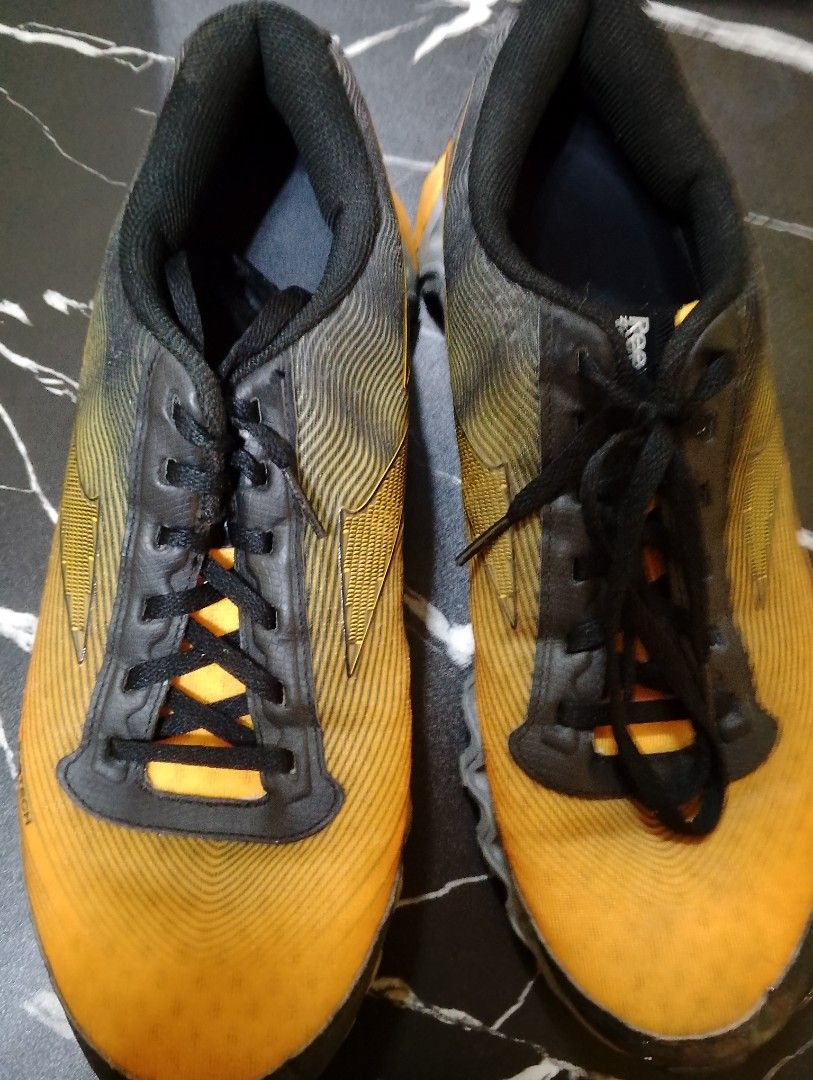 Reebok zigtech running shoes Men s Fashion Footwear Sneakers on Carousell