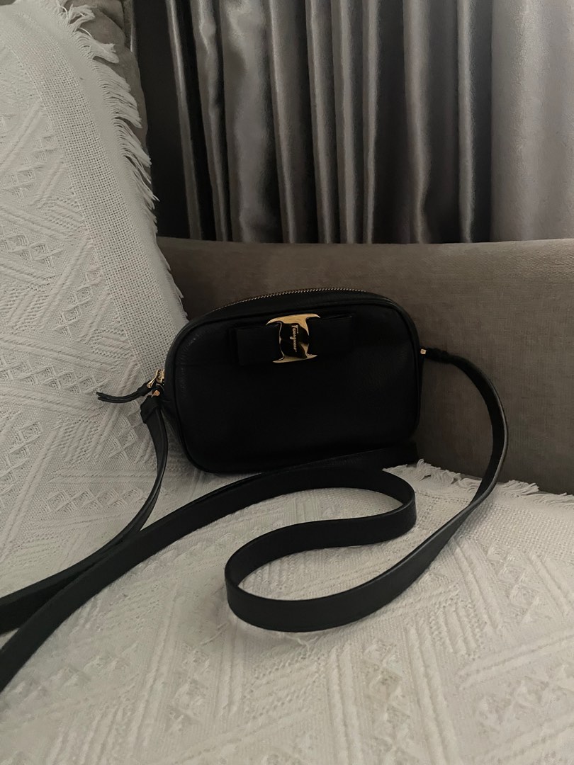 Salvatore Ferragamo vara bow camera bag