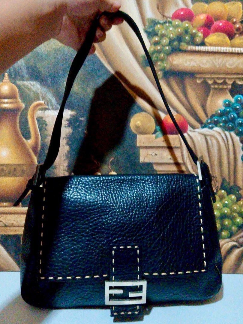 Selleria Shoulder Bag (Category: Luxury Bags & Wallets) located in Muntinlupa City. Submitted by phbudgetluxuryfinds (Listing ID 1334331772, Image 1). Description: Genuine leather Thick Fabric lining No damage and ready to ship Feel free to ask questions No code found/ Not guaranteed.
