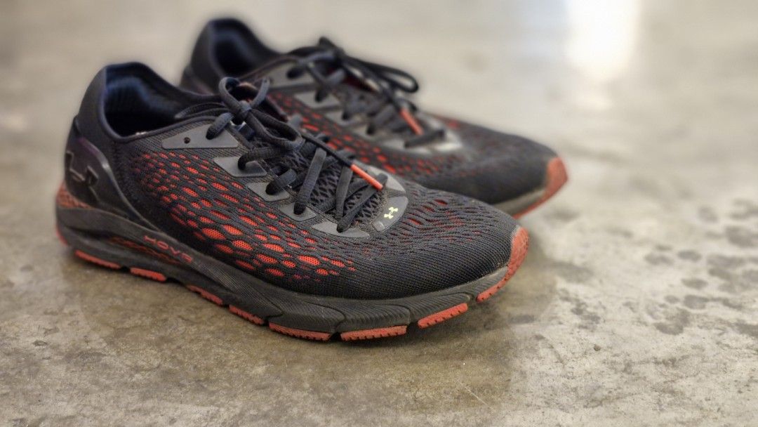 Sepatu Lari Under Armour Hovr Sonic