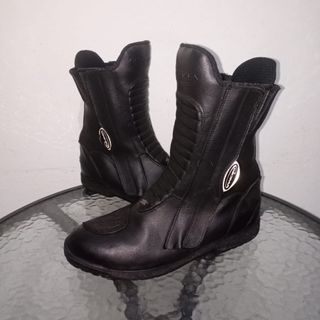 (Kategori: ) berada di . Dikirim oleh hendri2shoes (ID iklan 1334206145, Gambar 1). Deskripsi: .