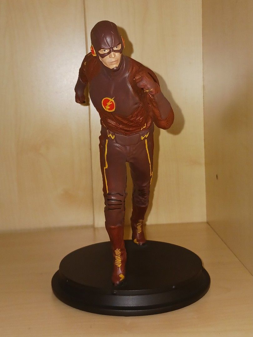 The Flash CW statue (Category: Figurines & Statues) located in Mandaluyong City. Submitted by flash0526 (Listing ID 1334358852, Image 2). Description: The Flash statue by Icon Heroes and a PX Previews Exclusive with a limited edition #3,190 of 5,000. Made of high-quality polystone resin, The Flash statue features the likeness of actor Grant Gustin from the hit CW TV show and stands 7.4" tall in his running pose. This was displayed briefly in a gl