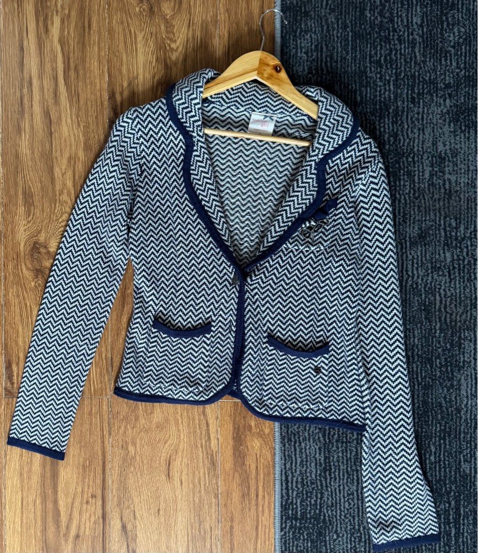Tommy Hilfiger Blazer Knit (Category: Coats, Jackets and Outerwear) located in Quezon City. Submitted by csecc (Listing ID 1334327692, Image 1). Description: Chevron print knitted blazer. Perfect for the office..