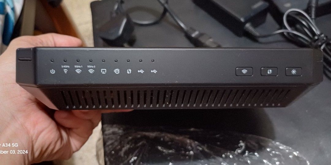 TP-Link Tri-Band Gigabit Router C3200 (Category: Networking) located in Caloocan City. Submitted by junmadrid (Listing ID 1334350256, Image 3). Description: TP-Link Archer C3200 Tri-Band Gigabit Router Php 8,500.00 Slightly negotiable Superb working condition. Includes router unit and power adapter. No box..