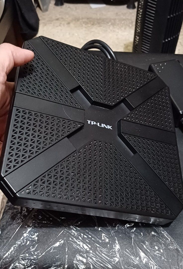 TP-Link Tri-Band Gigabit Router C3200 (Category: Networking) located in Caloocan City. Submitted by junmadrid (Listing ID 1334350256, Image 2). Description: TP-Link Archer C3200 Tri-Band Gigabit Router Php 8,500.00 Slightly negotiable Superb working condition. Includes router unit and power adapter. No box..