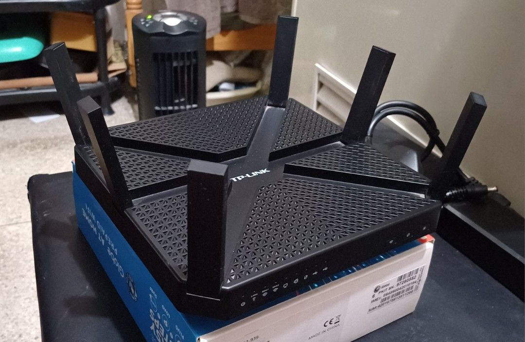 TP-Link Tri-Band Gigabit Router C3200 (Category: Networking) located in Caloocan City. Submitted by junmadrid (Listing ID 1334350256, Image 1). Description: TP-Link Archer C3200 Tri-Band Gigabit Router Php 8,500.00 Slightly negotiable Superb working condition. Includes router unit and power adapter. No box..