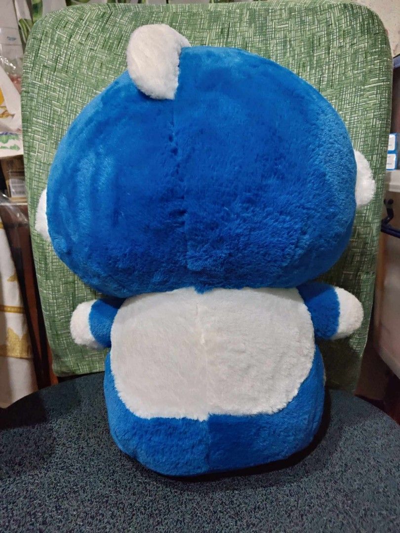 Ultraman plush toy large (Category: Plushies & Soft Toys) located in Makati City. Submitted by mixmatch_088 (Listing ID 1334248648, Image 2). Description: For sale Ultraman plush toy (large size) Price: 900 php Condition: used Pick up in makati city Buyer shoulders shipping.