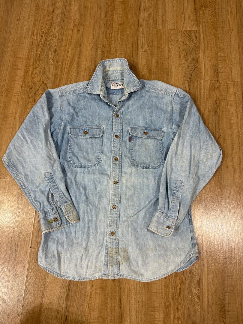 VINTAGE LEVIS DENIM SHIRT Men s Fashion Tops Sets Formal Shirts on Carousell