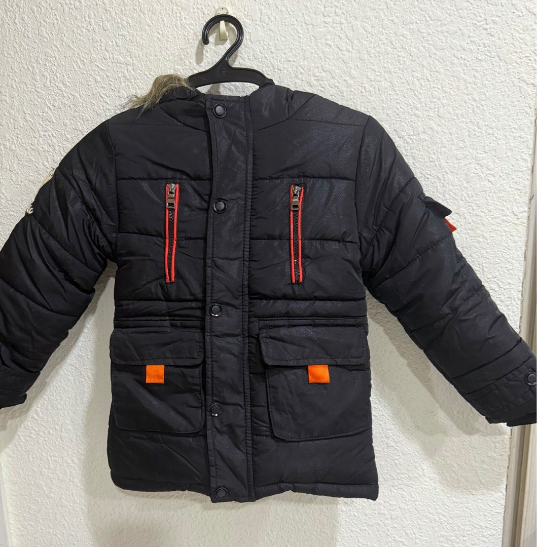 Winter Jacket (Category: Babies & Kids Fashion) located in Singapore. Submitted by alp (Listing ID 1334256295, Image 1). Description: .