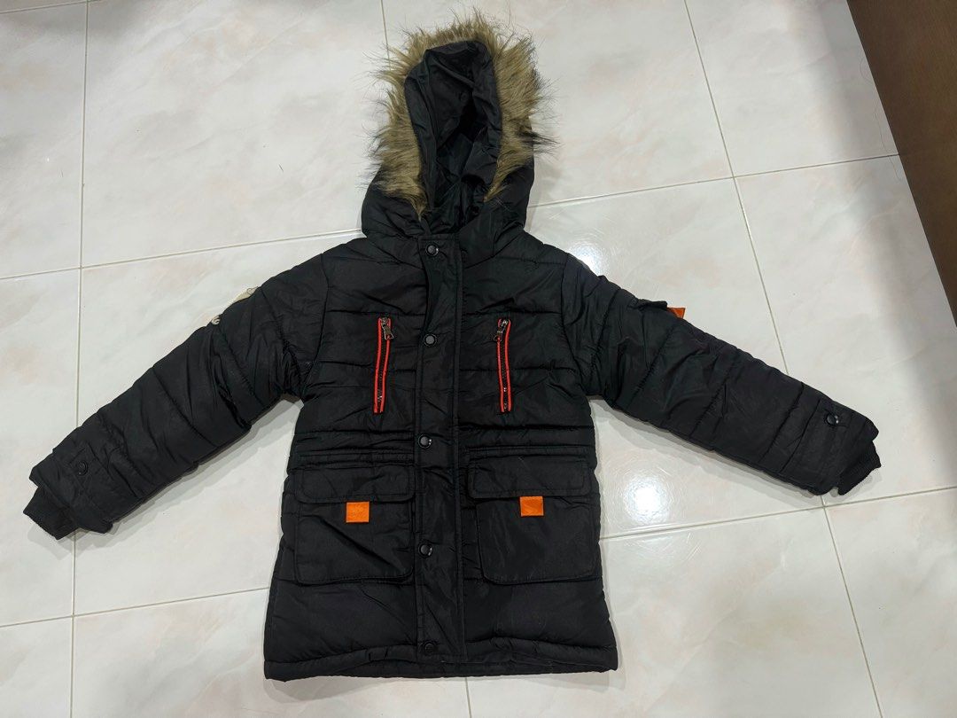 Winter Jacket (Category: Babies & Kids Fashion) located in Singapore. Submitted by alp (Listing ID 1334256295, Image 3). Description: .