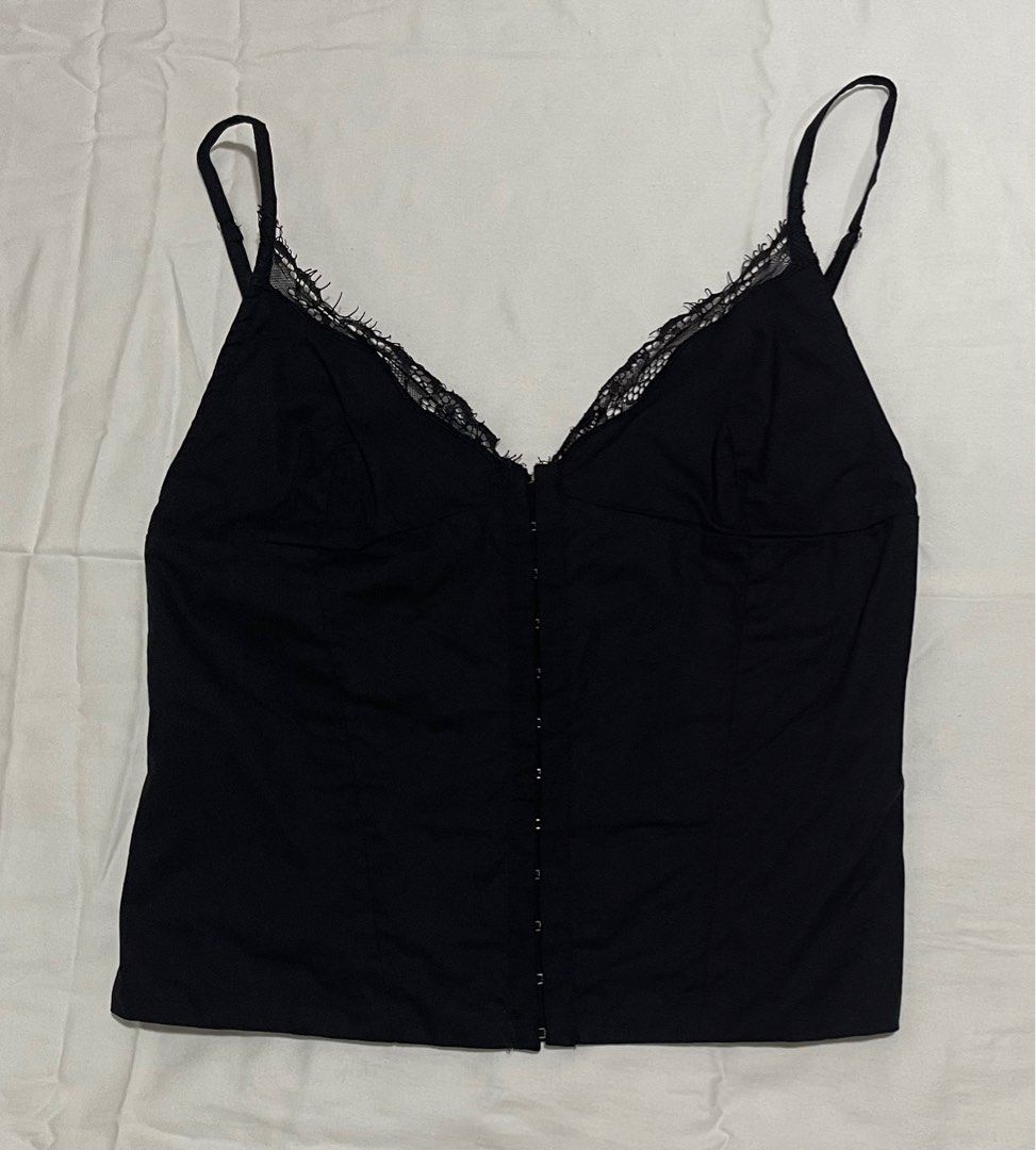 Zara Black Sleeveless Corset Top (Category: Sleeveless) located in Caloocan City. Submitted by jusmmmm (Listing ID 1334283631, Image 3). Description: Bought from Zara Trinoma almost 2k php.