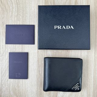 Prada wallet sale singapore discount