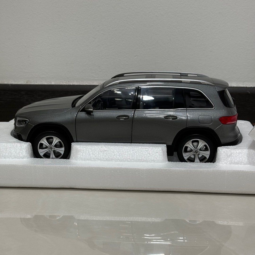 1:18 Z Models Mercedes Benz GLB (Mountain Grey) Dealer Edition