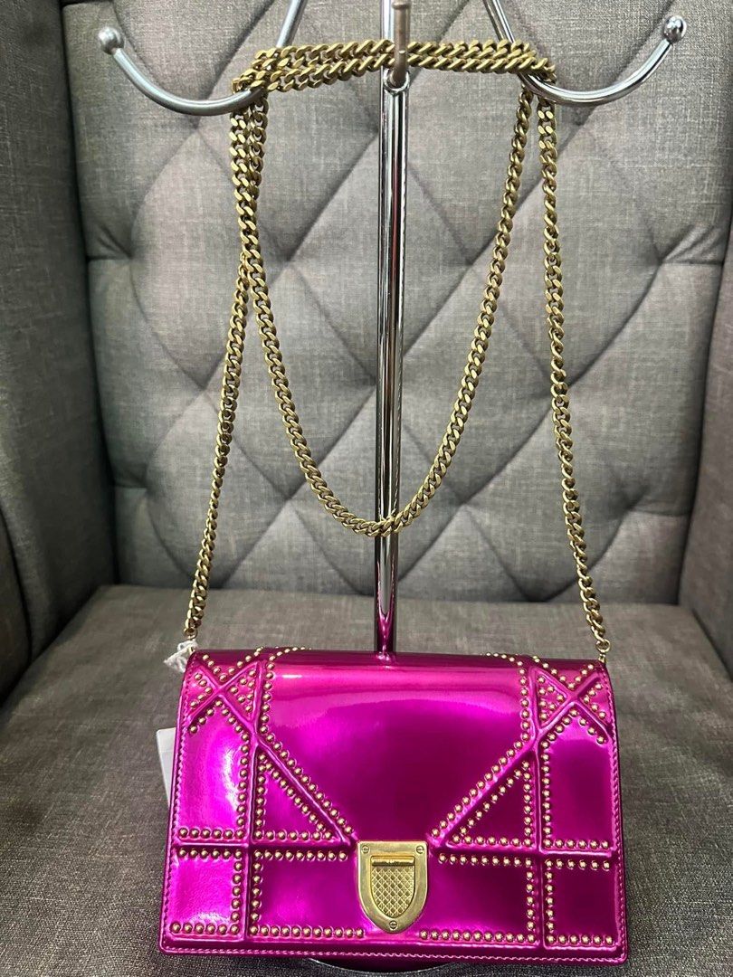Authentic Christi@n D!or, Metallic Diorama flap bag (Category: Luxury Bags & Wallets) located in Quezon City. Submitted by jhaediah (Listing ID 1339093289, Image 2). Description: 💯Authentic❗️ Christi@n D!or, Metallic Diorama flap bag Pm for the price📩 Selling low❗️✅.