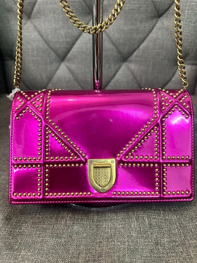 Authentic Christi@n D!or, Metallic Diorama flap bag (Category: Luxury Bags & Wallets) located in Quezon City. Submitted by jhaediah (Listing ID 1339093289, Image 3). Description: 💯Authentic❗️ Christi@n D!or, Metallic Diorama flap bag Pm for the price📩 Selling low❗️✅.