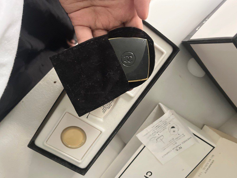 Chanel No. 5 Solid Perfume / Pressed (Category: Fragrance & Deodorants) located in Makati City. Submitted by gbyethinx (Listing ID 1339025271, Image 2). Description: Chanel No. 5 pressed perfume 1.5g in the compact 1.5g refill Total of 3g pressed perfume. It’s long lasting I just don’t use it coz I only bring it when traveling but rarely re-apply perfume. 🙃.