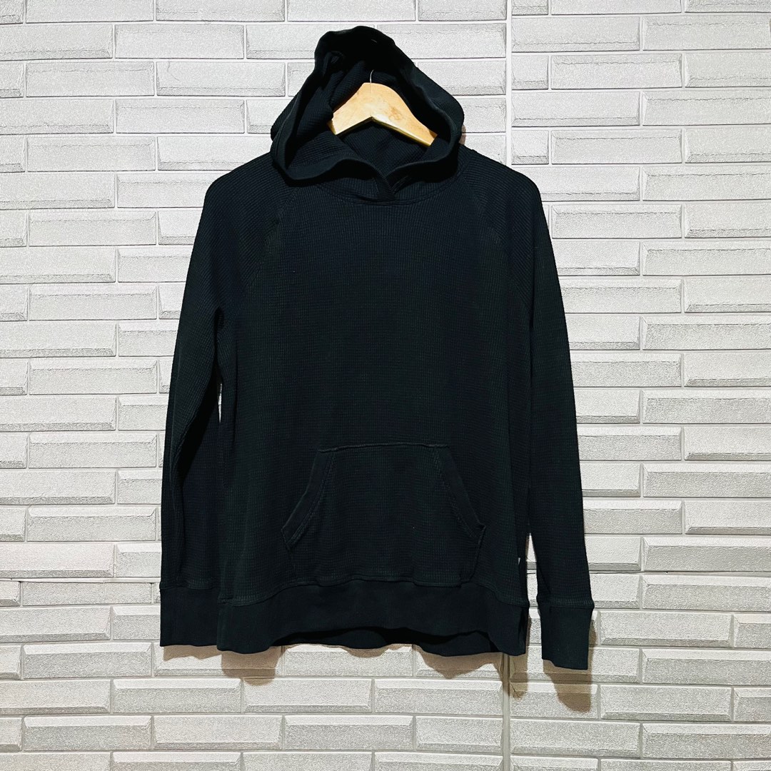EDDIE BAUER PRINTED PULLOVER SWEATSHIRT HOODIE JACKET VINTAGE BLACK MEDIUM 21x25 Men s Fashion Activewear on Carousell