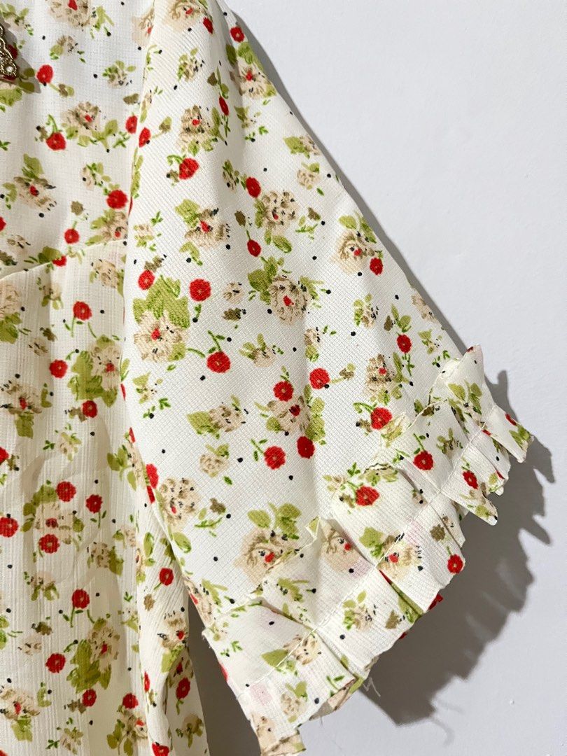 Floral Long Sunday Dress (Category: Dresses) located in Bulacan. Submitted by abiee_ (Listing ID 1339005142, Image 2). Description: Used only once or twice. Slight sheer fabric Best fit for medium..