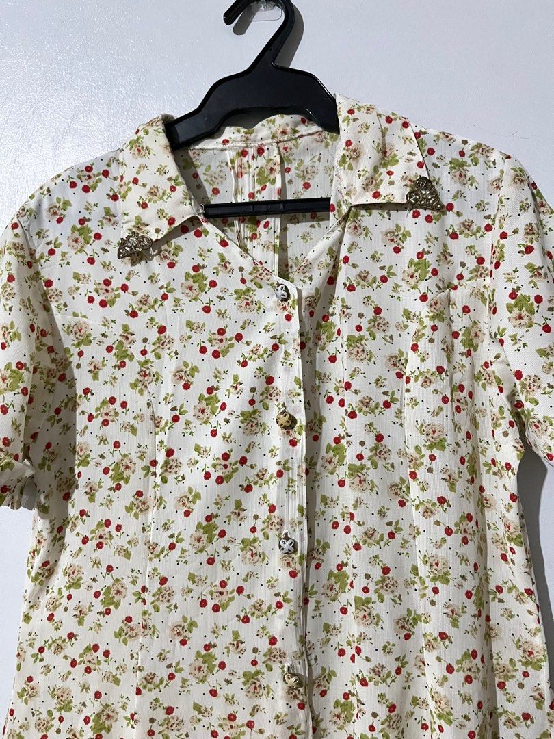 Floral Long Sunday Dress (Category: Dresses) located in Bulacan. Submitted by abiee_ (Listing ID 1339005142, Image 3). Description: Used only once or twice. Slight sheer fabric Best fit for medium..
