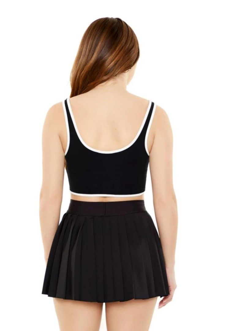Forever 21 black crop top size Small only (Category: Others Tops) located in Gloria. Submitted by sheribells (Listing ID 1339026623, Image 3). Description: .