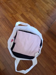 (Category: ) located in . Submitted by catsnmacaron (Listing ID 1330132864, Image 1). Description: .