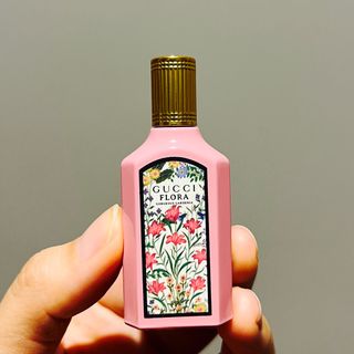Convenient to carry on the go❗️ Gucci Flora, 5ml, Special Edition Illustrated Bottle Gorgeous Gardenia, Perfume EDP, Eau de Parfum629452729350421117
