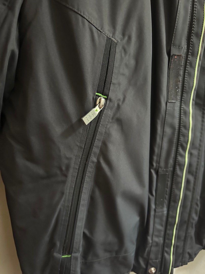 Jacket (Category: Coats, Jackets and Outerwear) located in Singapore. Submitted by clozetraider (Listing ID 1339091801, Image 5). Description: .