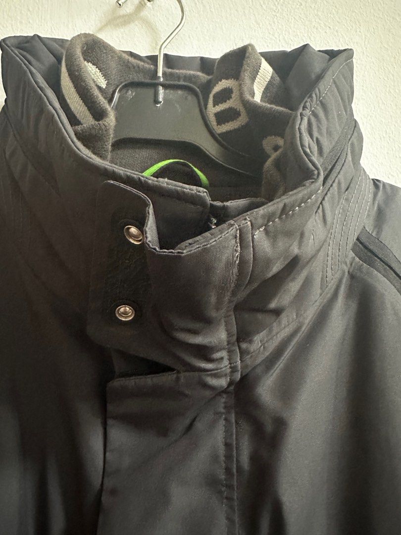 Jacket (Category: Coats, Jackets and Outerwear) located in Singapore. Submitted by clozetraider (Listing ID 1339091801, Image 3). Description: .