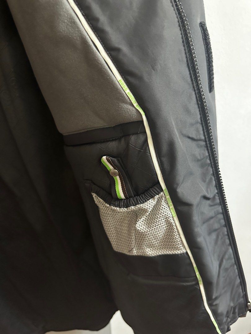Jacket (Category: Coats, Jackets and Outerwear) located in Singapore. Submitted by clozetraider (Listing ID 1339091801, Image 4). Description: .