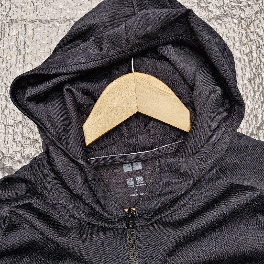 Jaket Uniqlo Running jaket Running Uniqlo dry ex Fesyen Pria Pakaian Baju Luaran di Carousell
