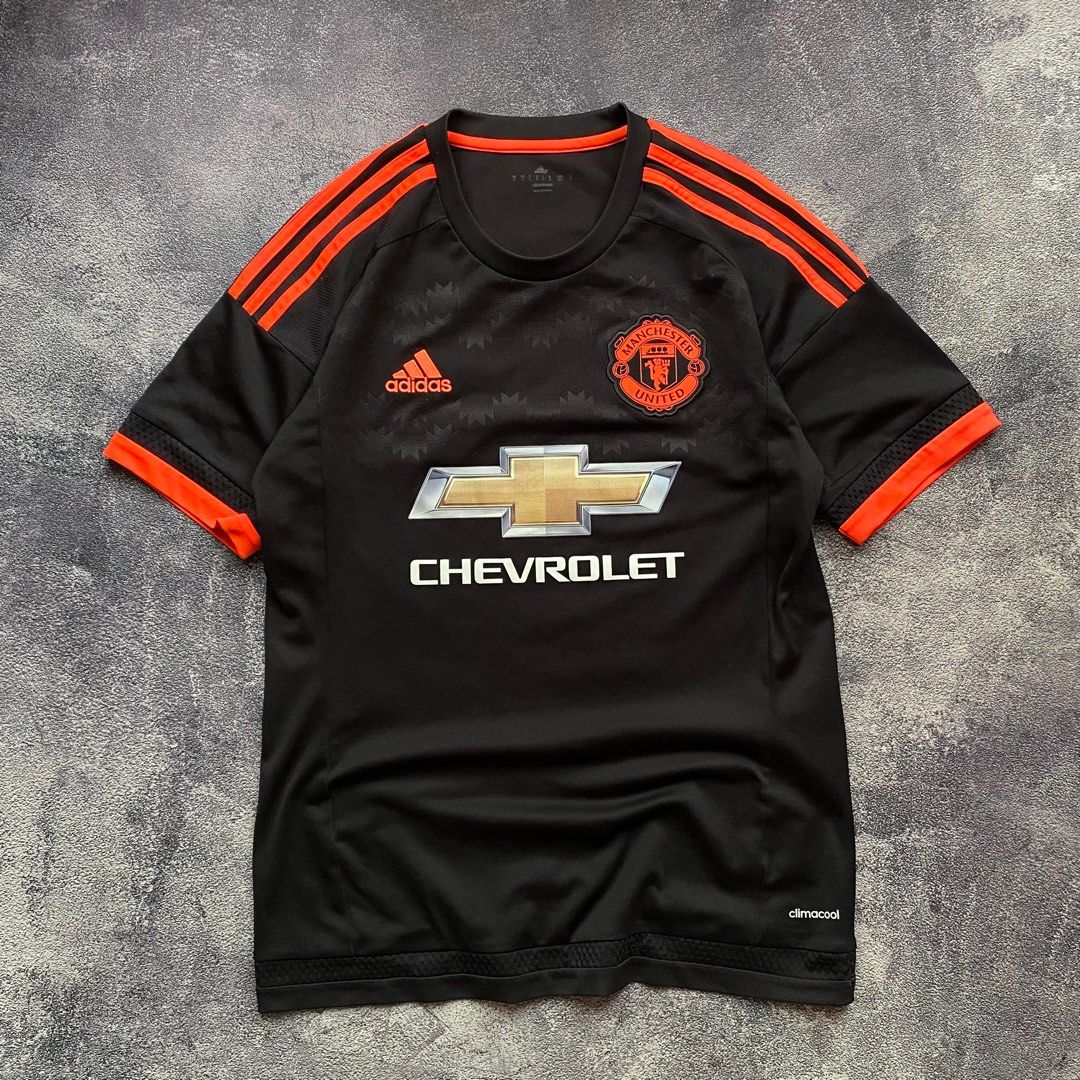 Jersey manchester united jersey mu baju bola Fesyen Pria Pakaian Atasan di Carousell