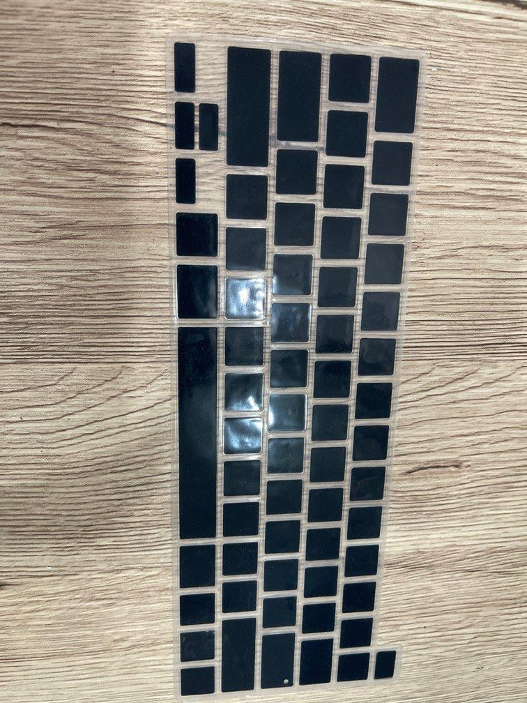Macbook Pro 13 Moshi Keyboard cover (Category: Computer Keyboard) located in Quezon City. Submitted by ccgem (Listing ID 1339057422, Image 3). Description: Used only for a month Still in mint condition Bought at PowerMac Greenbelt for ₱1950 Selling very low RFS: decluttering Will be shipped with bubble wrap and coard protector .