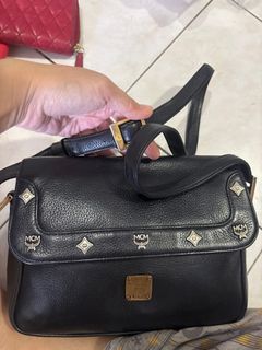 (Category: ) located in . Submitted by bagbae_co (Listing ID 1339014685, Image 1). Description: .