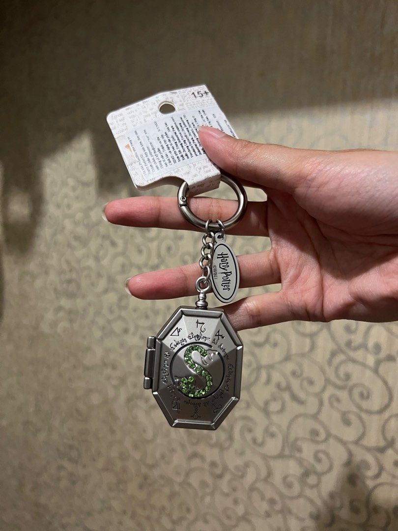 Miniso x Harry Potter Keychain Slytherin Horcrux Locket Pendant Hogwarts  Ceramic Cup Mug Original Miniso Malaysia (Seeker Golden Snitch Rare  Gantungan