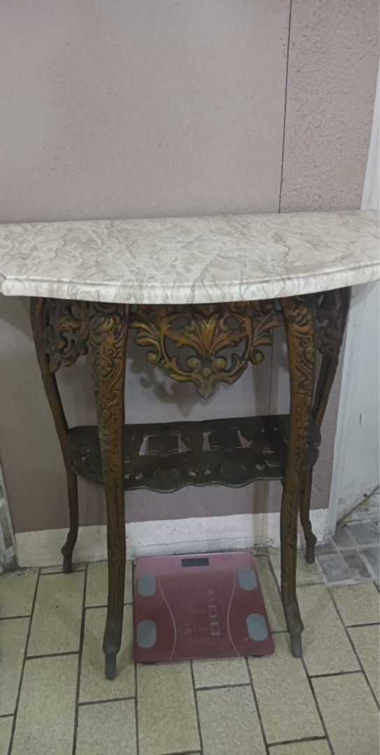Marble Console Table Set (Category: Tables & Sets) located in Del Monte. Submitted by cheezy_aissa (Listing ID 1339004732, Image 2). Description: Mirror 33” x 19.5” 14dia. Table 29.5” Vintage Marble Console Table.