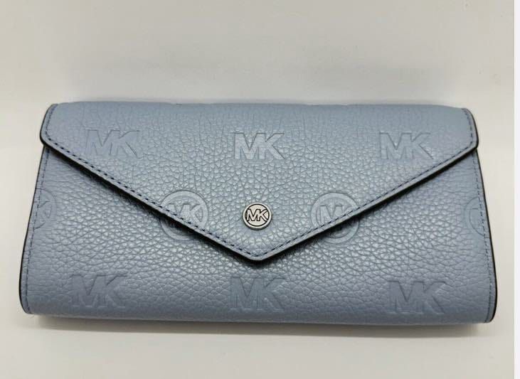 MK Jet Set Travel Large (Category: Luxury Bags & Wallets) located in Cebu City. Submitted by iamish_items (Listing ID 1339141933, Image 2). Description: Never been used In-open lang. Rfs: Medyo malaki para sa akin. .
