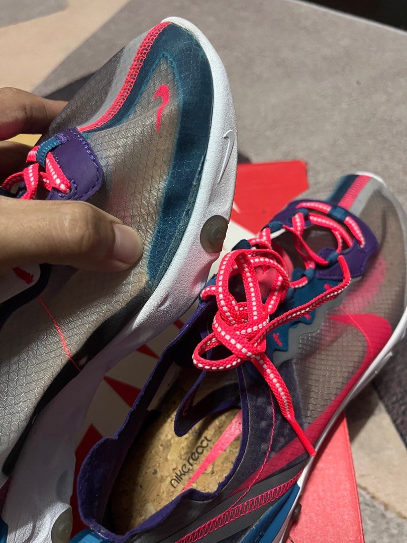 Nike react element 87 (Category: Sneakers) located in Kuala Terengganu. Submitted by user_324 (Listing ID 1339096471, Image 3). Description: Kasut Original Kasut mcm baru cume ada terbukak sikit utk yg kanan (refer gambar) Kasut akn hantar repair sebelum postage Harga lain kalau nak gam sendiri .