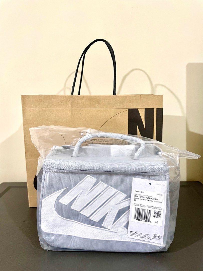 ◇Nike◇ Mini Shoebox Crossbody Bag 3L Wolf Gray Wolf Gray W Nike - NIKE MINI SHOEBOX CROSSBODY BAG WOLF GREY/WHITE l Buy