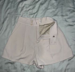 (Category: ) located in . Submitted by bestdressed_ (Listing ID 1339143850, Image 1). Description: .