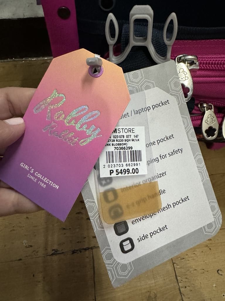 School Bag for girls (Category: Strollers) located in Manila. Submitted by aiannah01 (Listing ID 1339108298, Image 2). Description: 2nd hand school bag for girl kid. Almost new. Used only once. Rfs: nag palit ng mas maliit na bag. Please see original price in the pic. Bought at SM Megamall . Location of pick up, San Juan City .